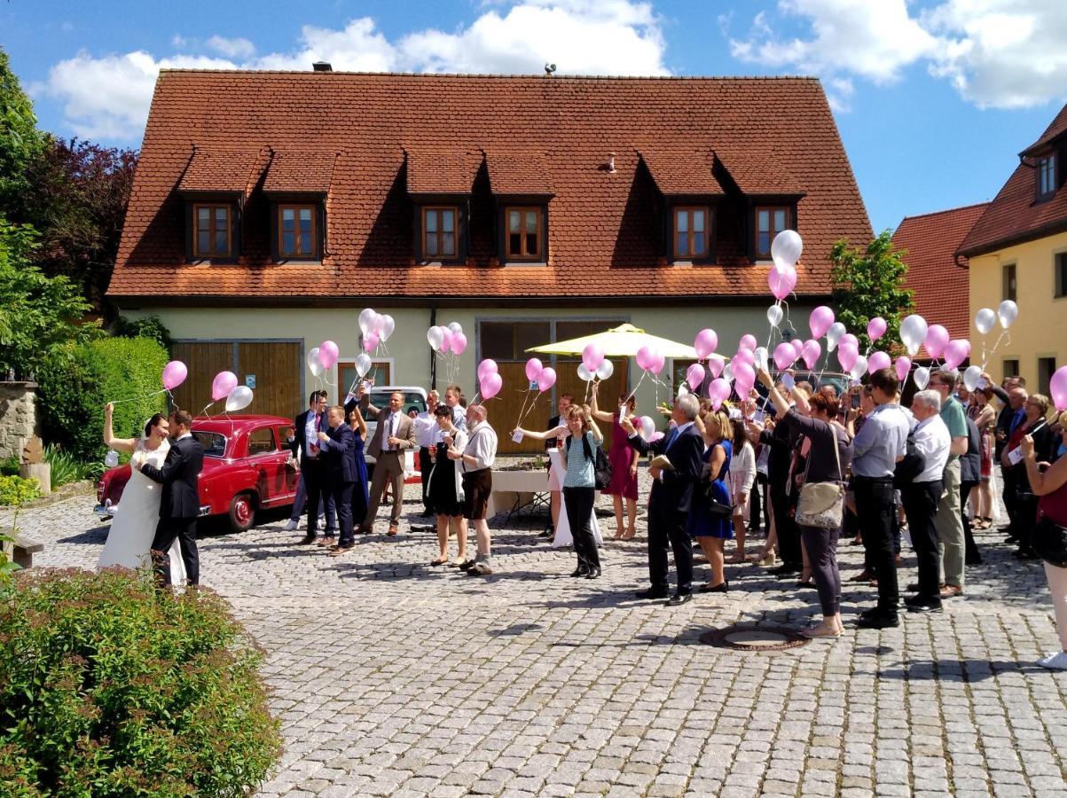 Gasthaus Dollinger 丁克尔斯比尔 外观 照片